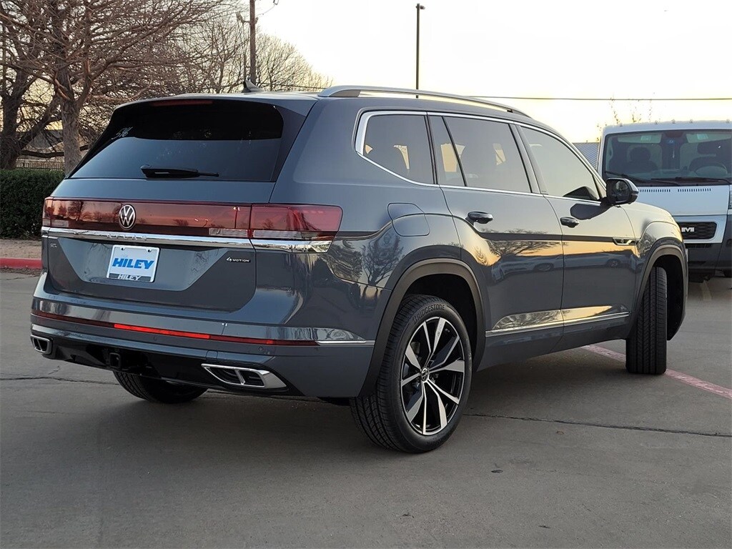 2025 Volkswagen Atlas SEL Premium R-Line photo 3
