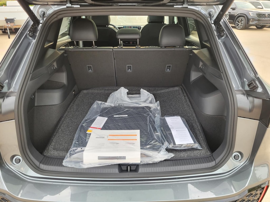 New 2026 Volkswagen Tiguan 2.0T SE R-Line Black SUV
