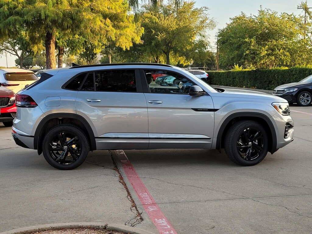 New 2026 Volkswagen Atlas Cross Sport SEL R-Line Black SUV