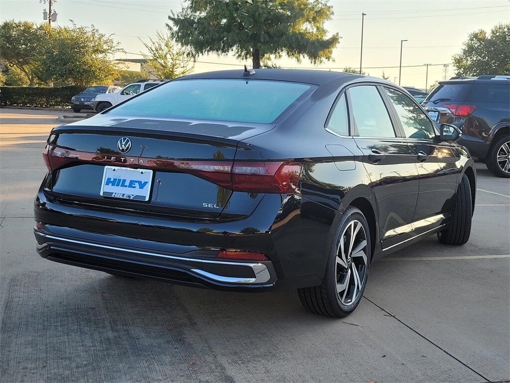2025 Volkswagen Jetta 1.5T SEL photo 3