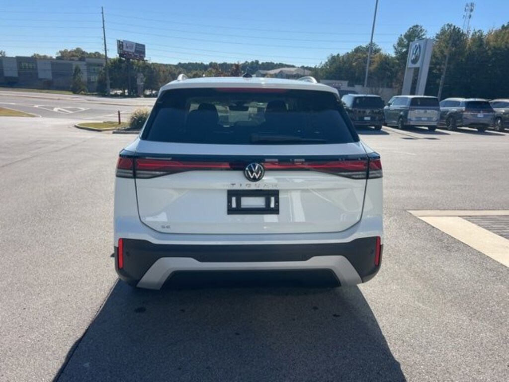 New 2026 Volkswagen Tiguan 2.0T SE SUV