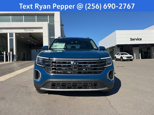 2026 Volkswagen Atlas SE photo 2