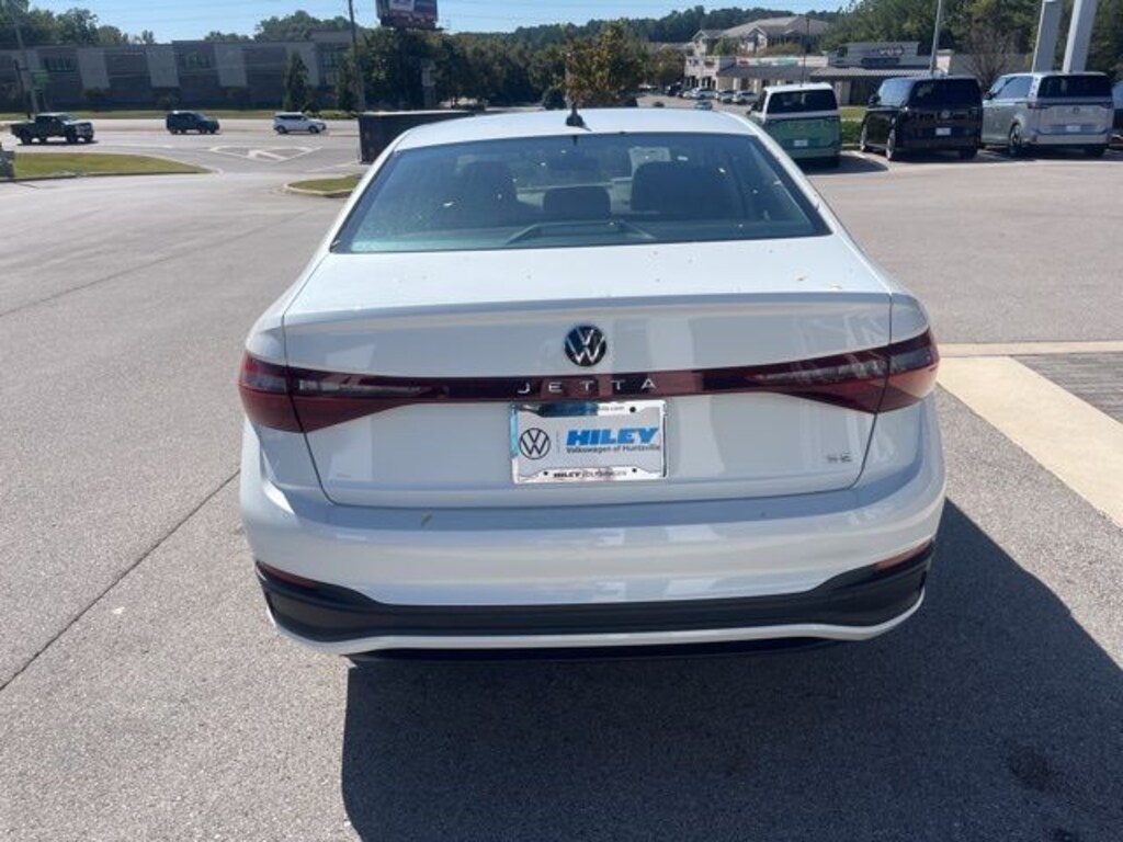 New 2026 Volkswagen Jetta 1.5T SE Sedan