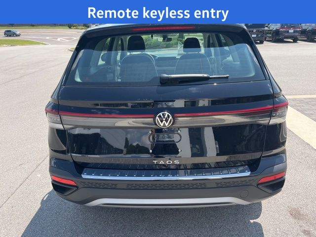 2025 Volkswagen Taos S photo 4