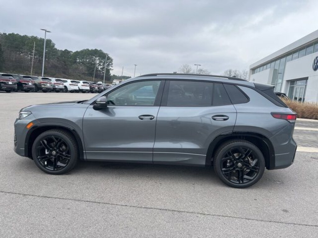 New 2026 Volkswagen Tiguan 2.0T SE R-Line Black SUV