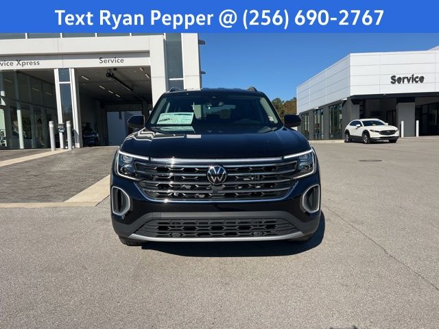 2026 Volkswagen Atlas SE photo 2