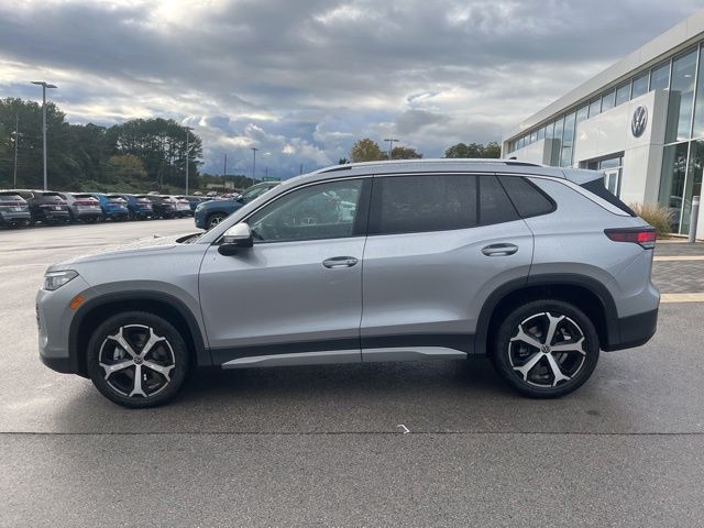 2026 Volkswagen Tiguan SE photo 3