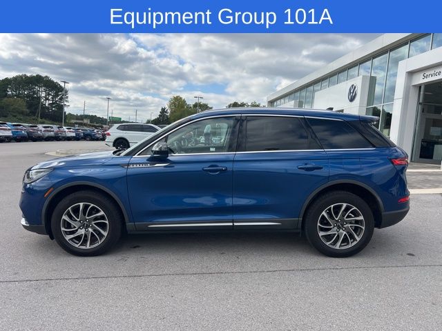 2020 Lincoln Corsair Standard photo 3