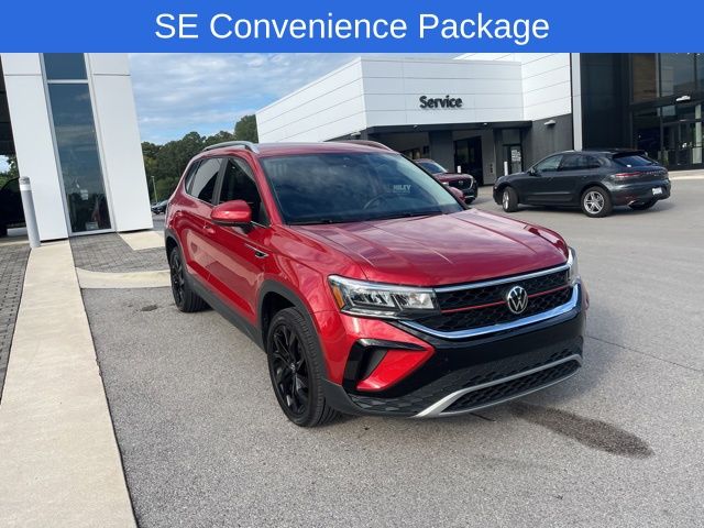 2022 Volkswagen Taos SE photo 2