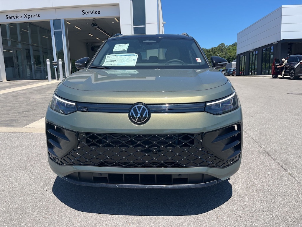 New 2026 Volkswagen Tiguan 2.0T SE R-Line Black SUV