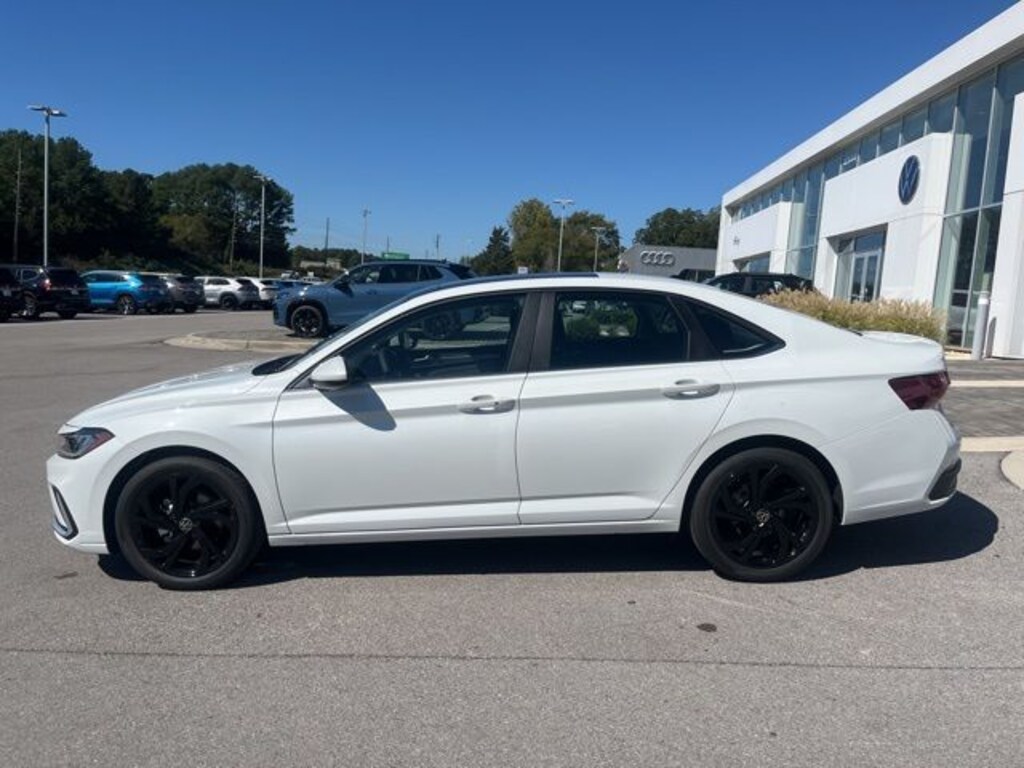 New 2026 Volkswagen Jetta 1.5T SE Sedan