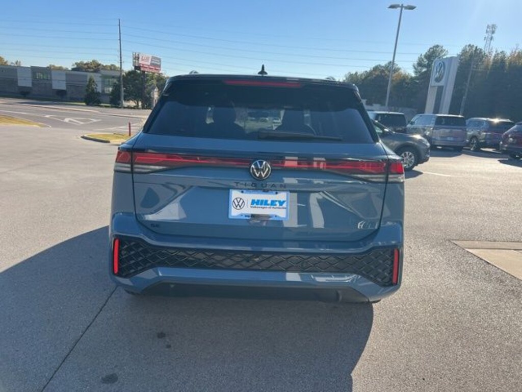 New 2026 Volkswagen Tiguan 2.0T SE R-Line Black SUV