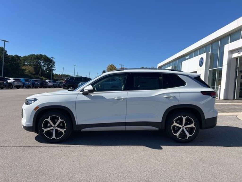 New 2026 Volkswagen Tiguan 2.0T SE SUV