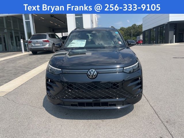 2025 Volkswagen Tiguan SE R-Line Black photo 2