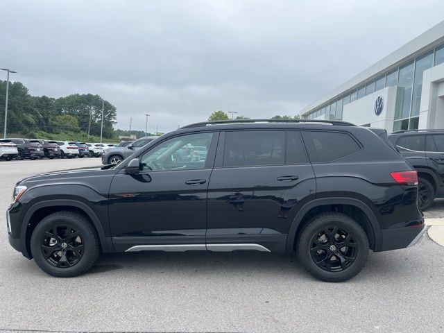 2026 Volkswagen Atlas Peak Edition SE photo 3
