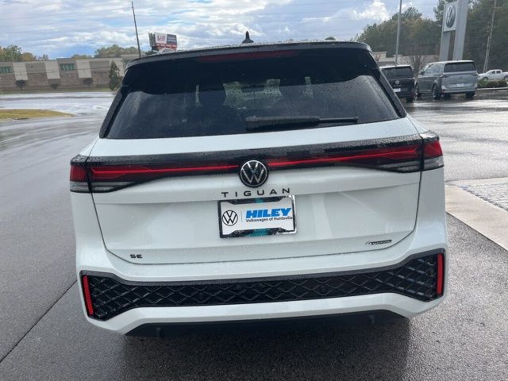 New 2026 Volkswagen Tiguan 2.0T SE R-Line Black SUV