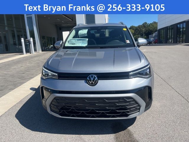 2025 Volkswagen Taos SE photo 2