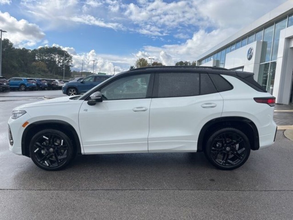 New 2026 Volkswagen Tiguan 2.0T SE R-Line Black SUV