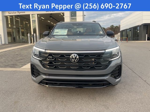 2026 Volkswagen Atlas Cross Sport SEL R-Line photo 2
