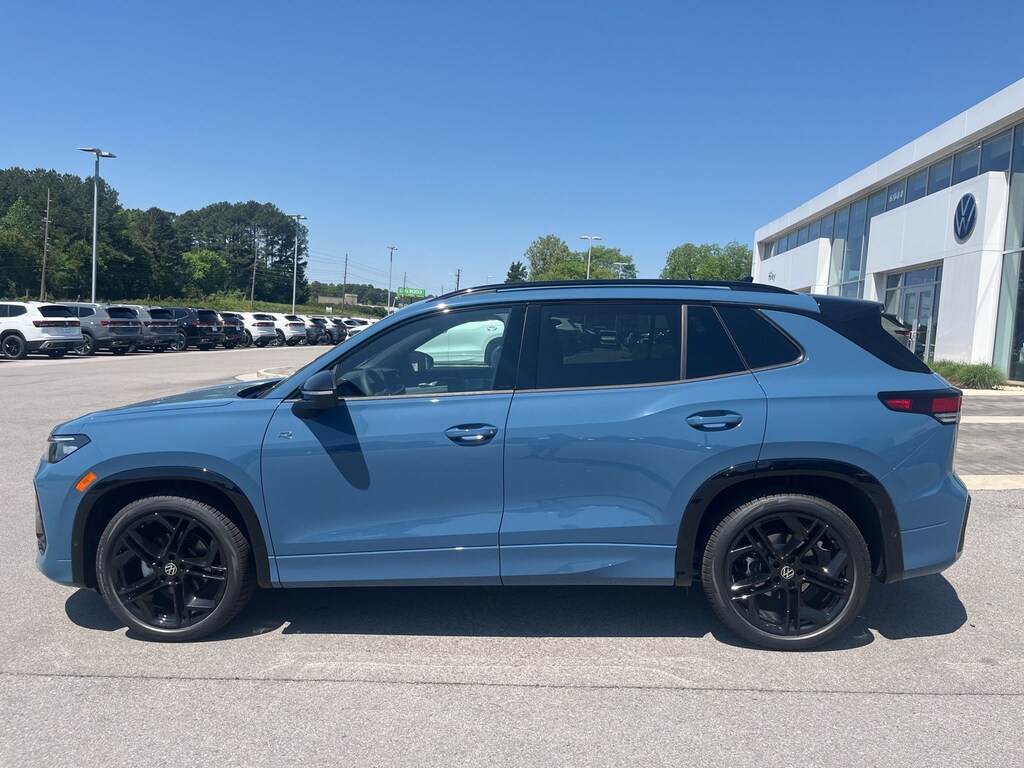 New 2026 Volkswagen Tiguan 2.0T SE R-Line Black SUV