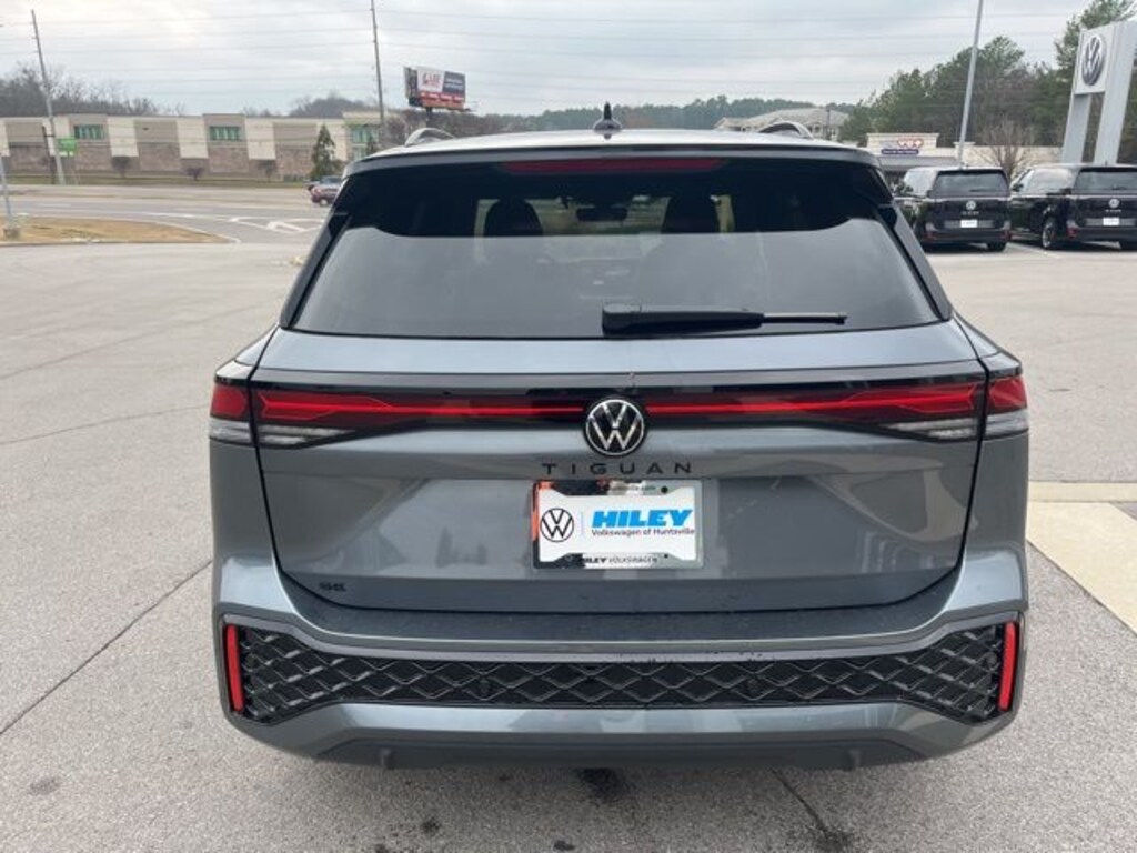 New 2026 Volkswagen Tiguan 2.0T SE R-Line Black SUV