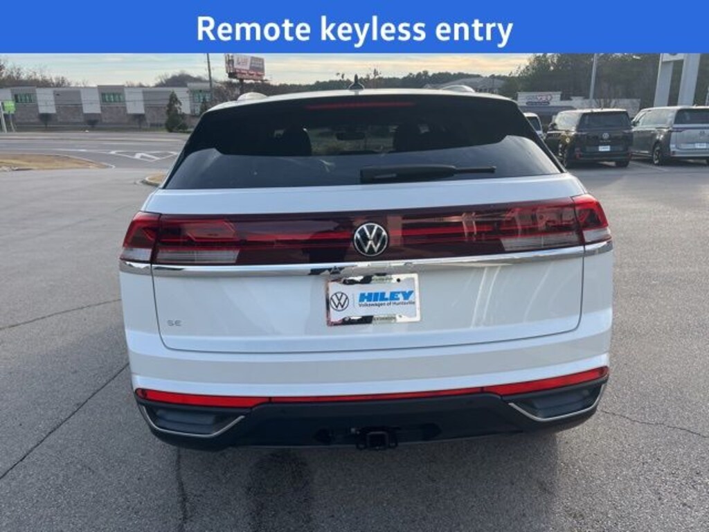 New 2026 Volkswagen Atlas Cross Sport 2.0T SE w/Technology SUV