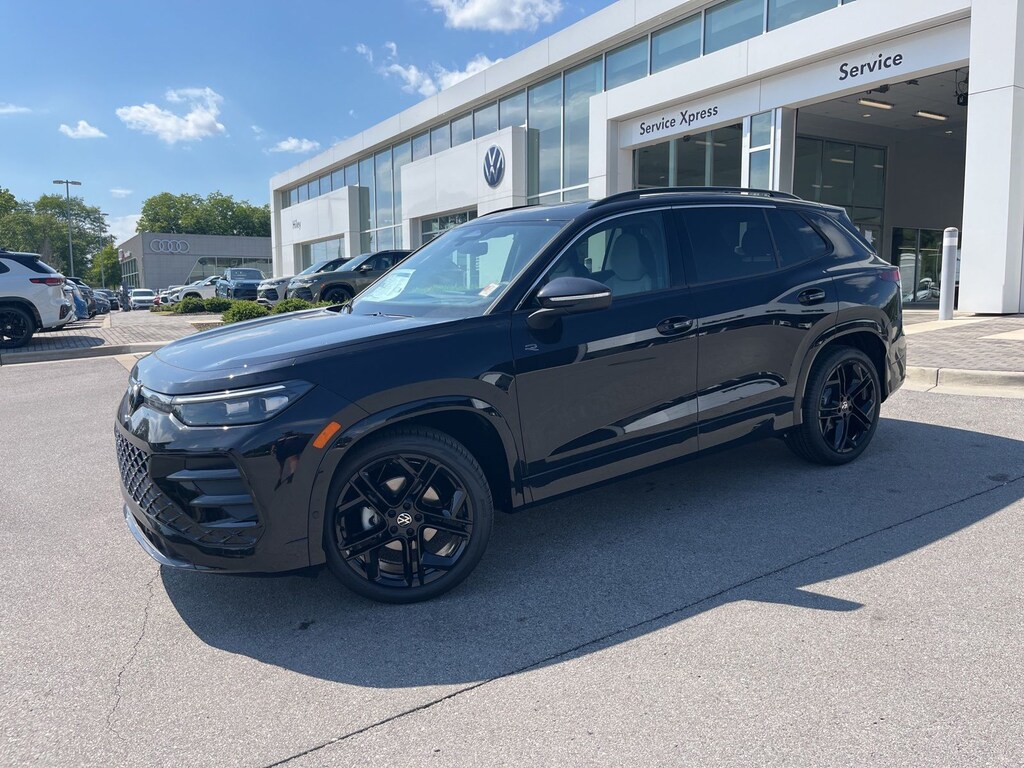 New 2026 Volkswagen Tiguan 2.0T SE R-Line Black SUV