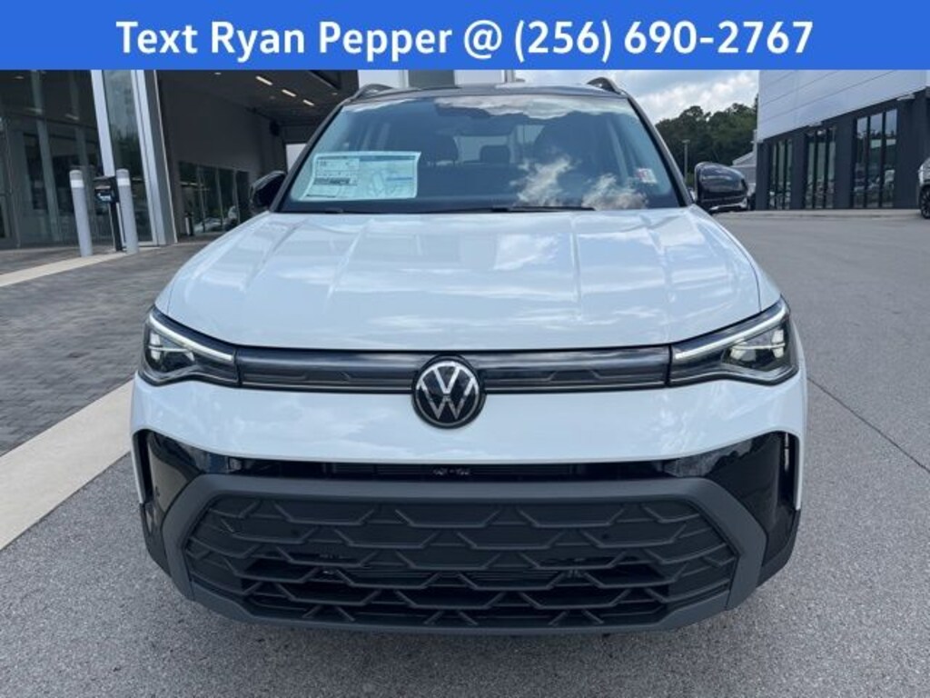 New 2025 Volkswagen Taos 1.5T SE Black SUV