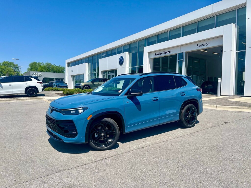 New 2026 Volkswagen Tiguan 2.0T SE R-Line Black SUV
