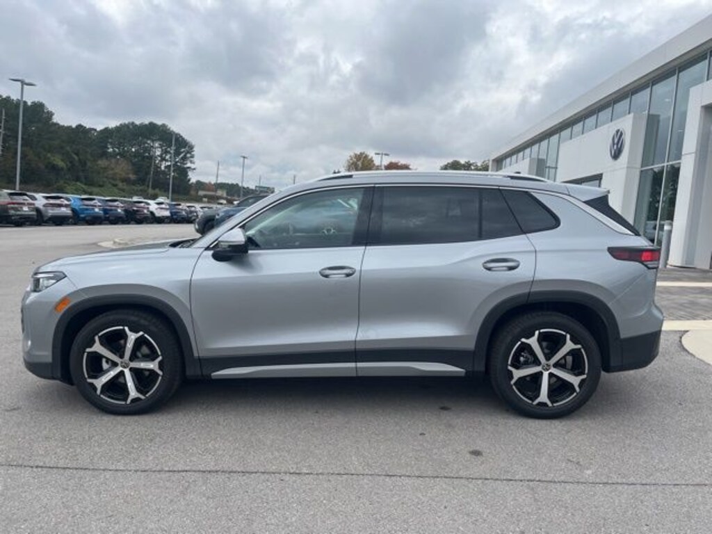 New 2026 Volkswagen Tiguan 2.0T SE SUV