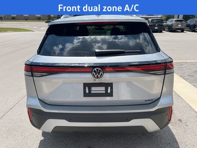 2025 Volkswagen Tiguan SE photo 2