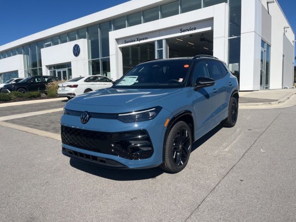 New 2026 Volkswagen Tiguan 2.0T SE R-Line Black SUV
