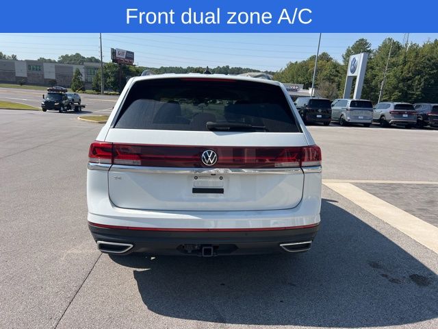 2024 Volkswagen Atlas SE Technology photo 3