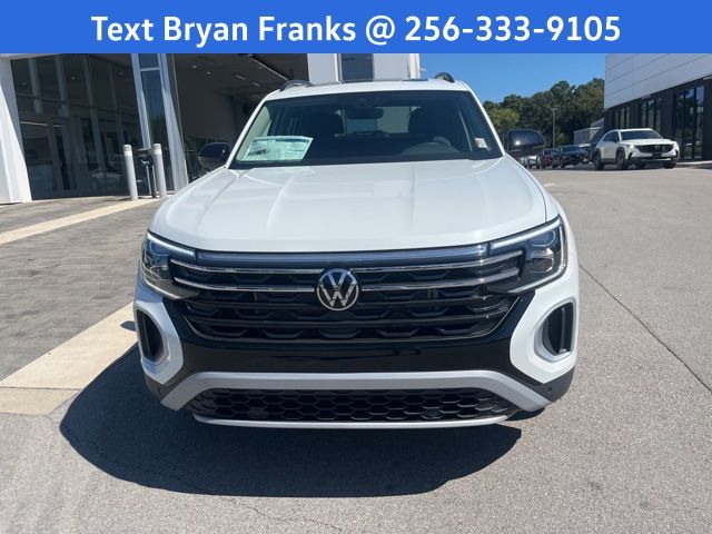 2026 Volkswagen Atlas Peak Edition SE photo 2