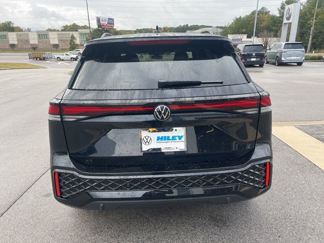 2026 Volkswagen Tiguan SE R-Line Black photo 3