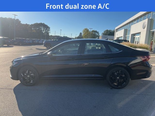 2026 Volkswagen Jetta 1.5T SE photo 3