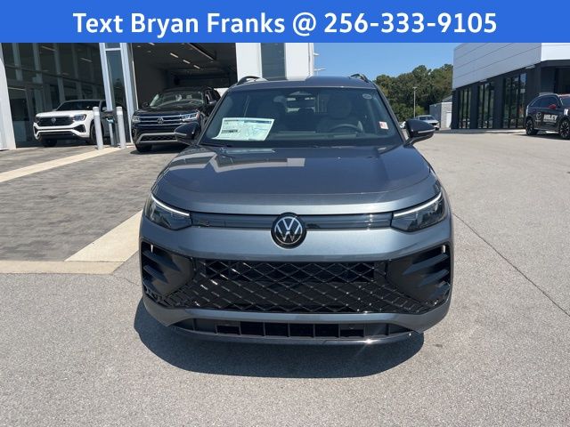 2025 Volkswagen Tiguan SE R-Line Black photo 2