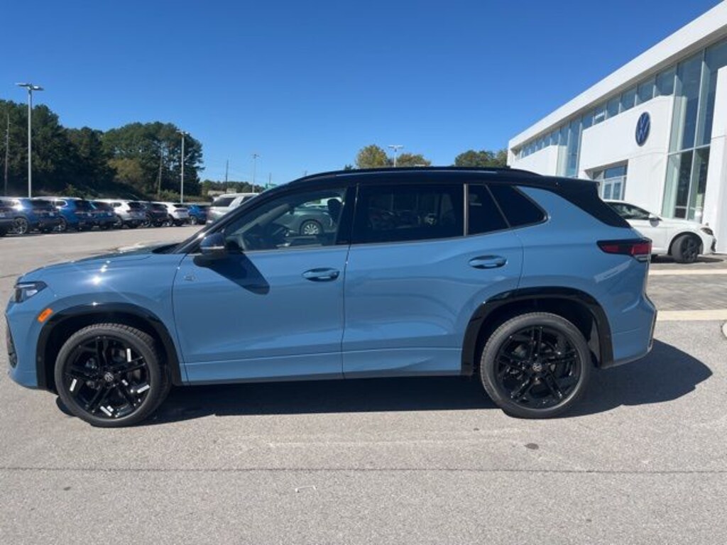 New 2026 Volkswagen Tiguan 2.0T SE R-Line Black SUV