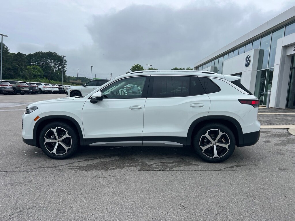 New 2026 Volkswagen Tiguan 2.0T SE SUV
