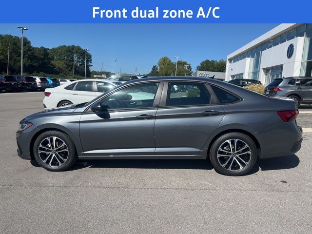 2026 Volkswagen Jetta 1.5T Sport photo 3