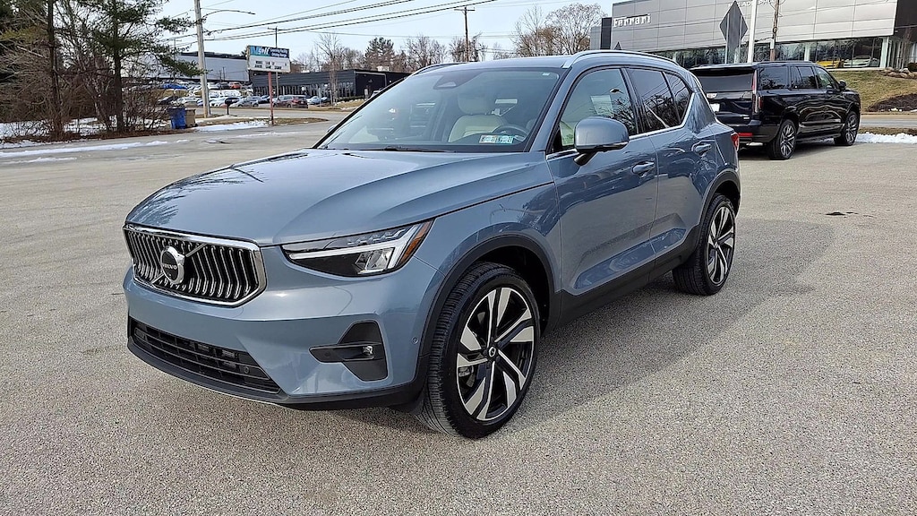 Used 2023 Volvo XC40 B5 Ultimate Bright Theme SUV