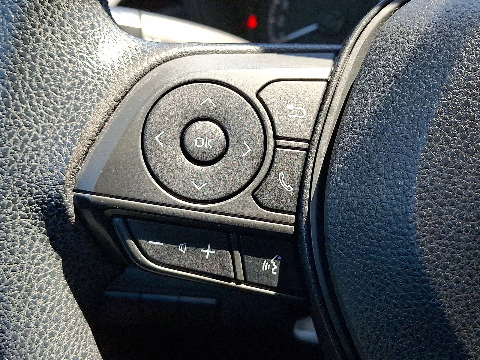 2021 Toyota Corolla LE - Photo 17