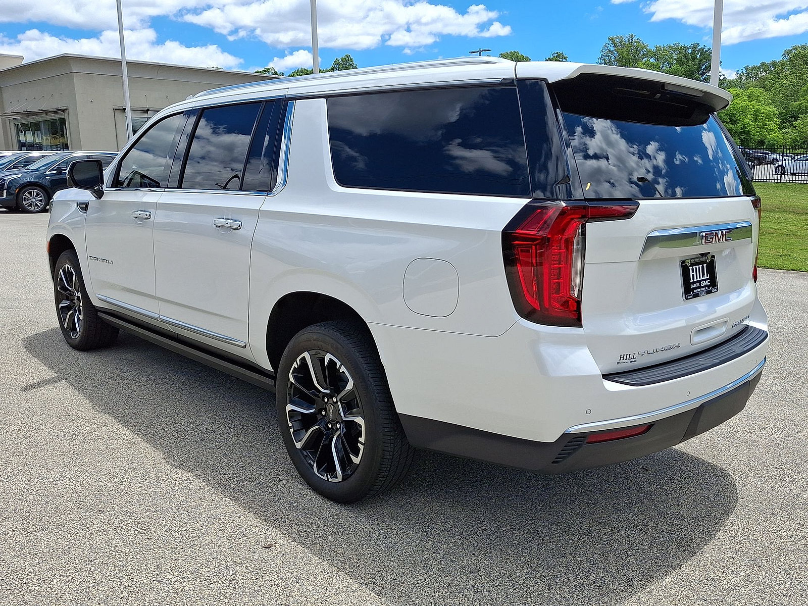 2024 GMC Yukon XL Denali - Photo 22