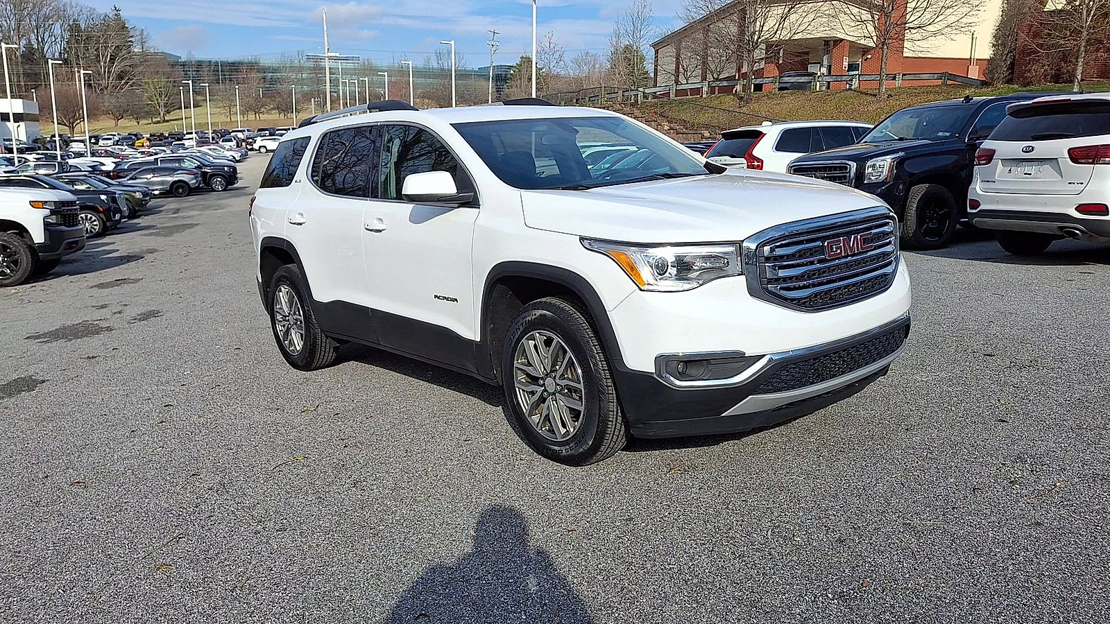 Used 2019 GMC Acadia SLE-2 with VIN 1GKKNLLS2KZ169819 for sale in Newtown Square, PA