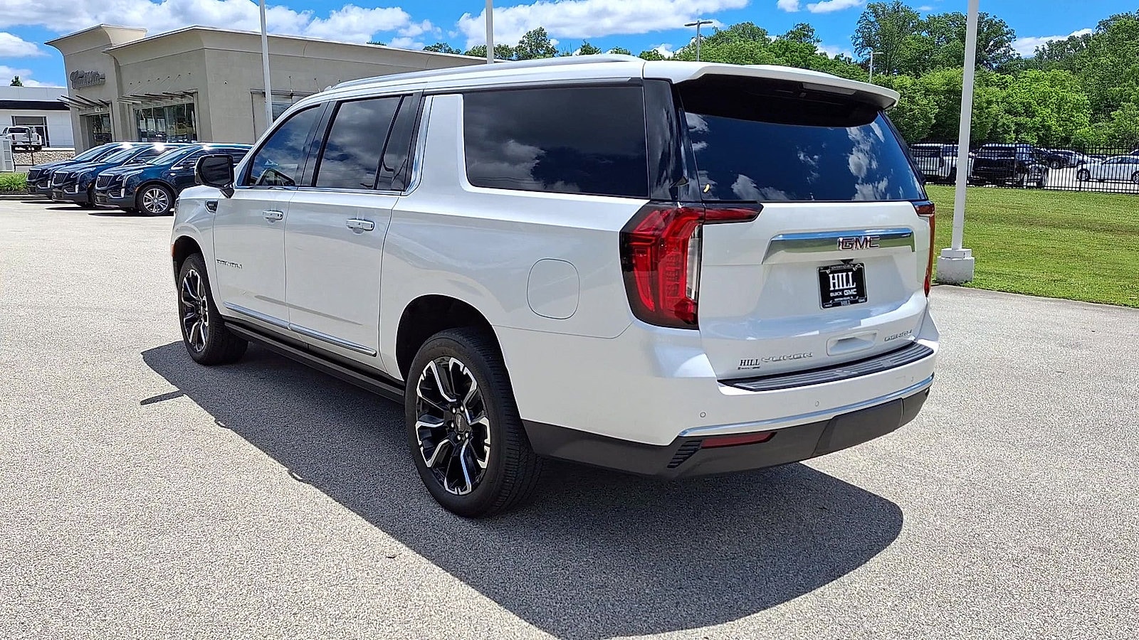 2024 GMC Yukon XL Denali - Photo 7