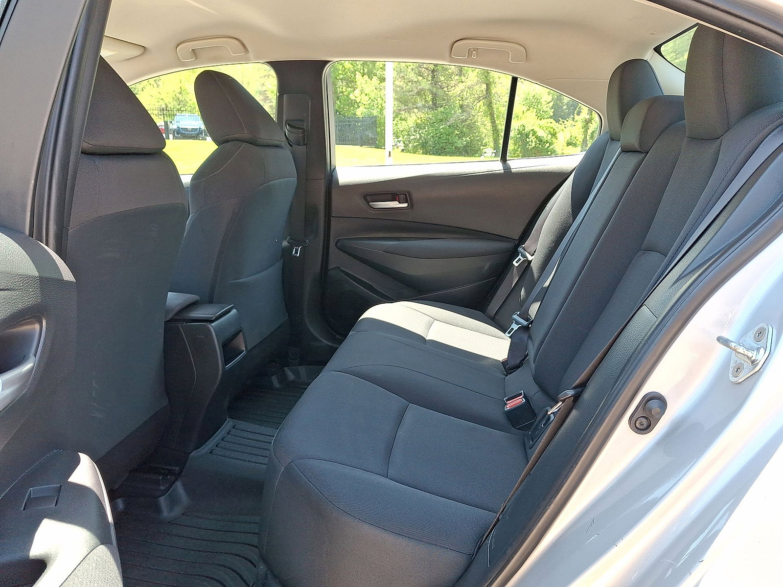 2021 Toyota Corolla LE - Photo 19