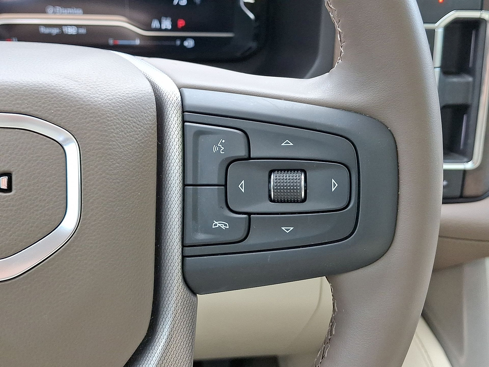 2024 GMC Yukon XL Denali - Photo 18