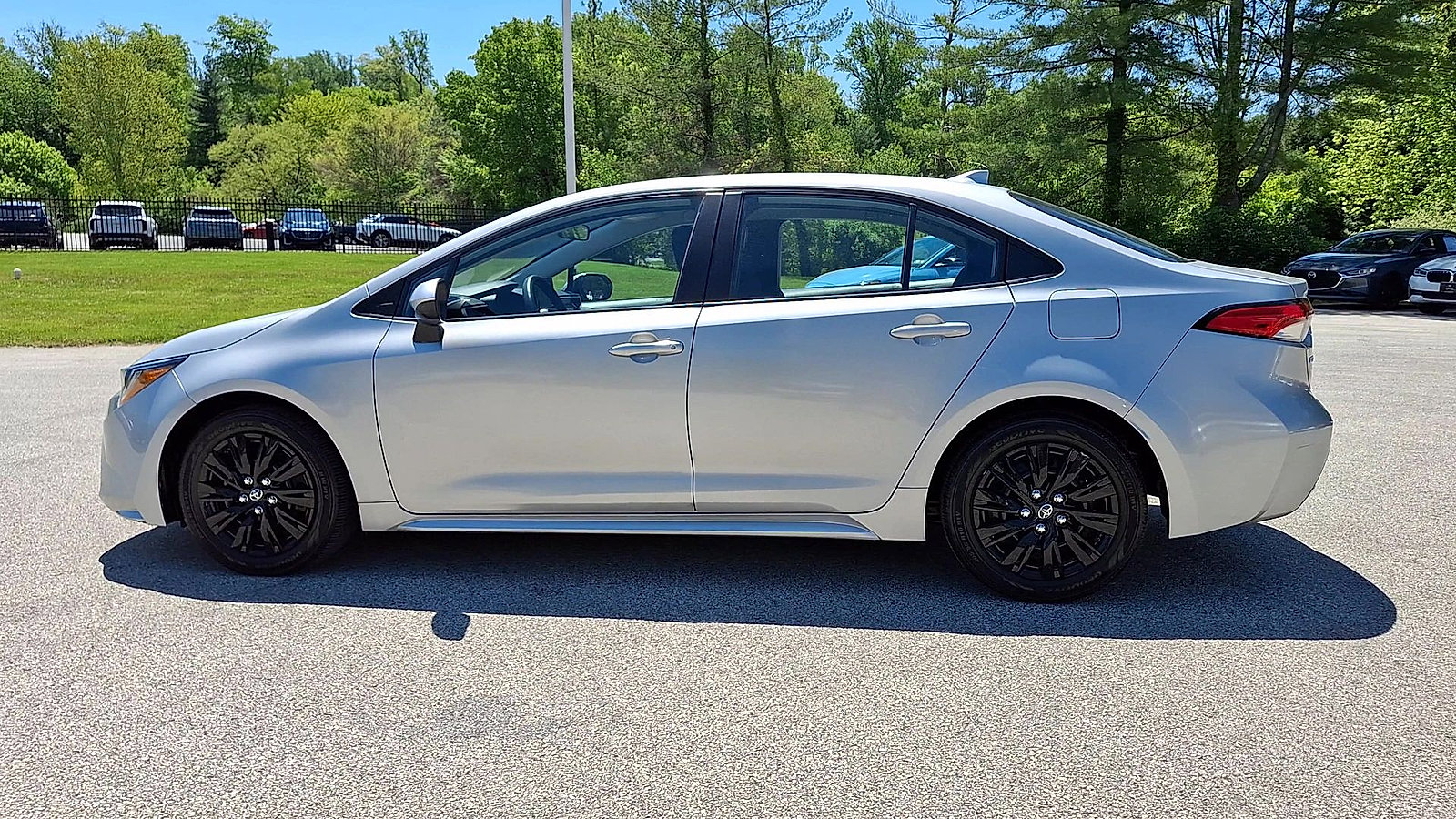 2021 Toyota Corolla LE - Photo 6