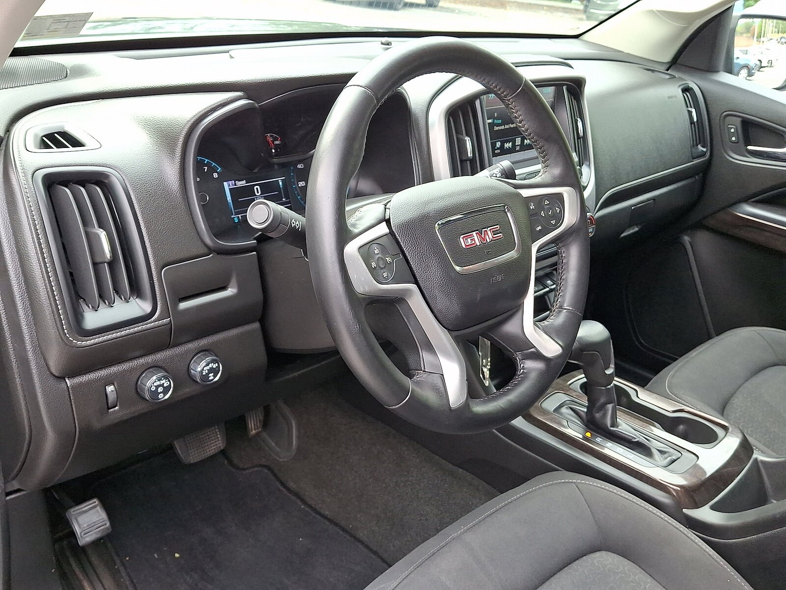 2017 Gmc Canyon SLE photo 2