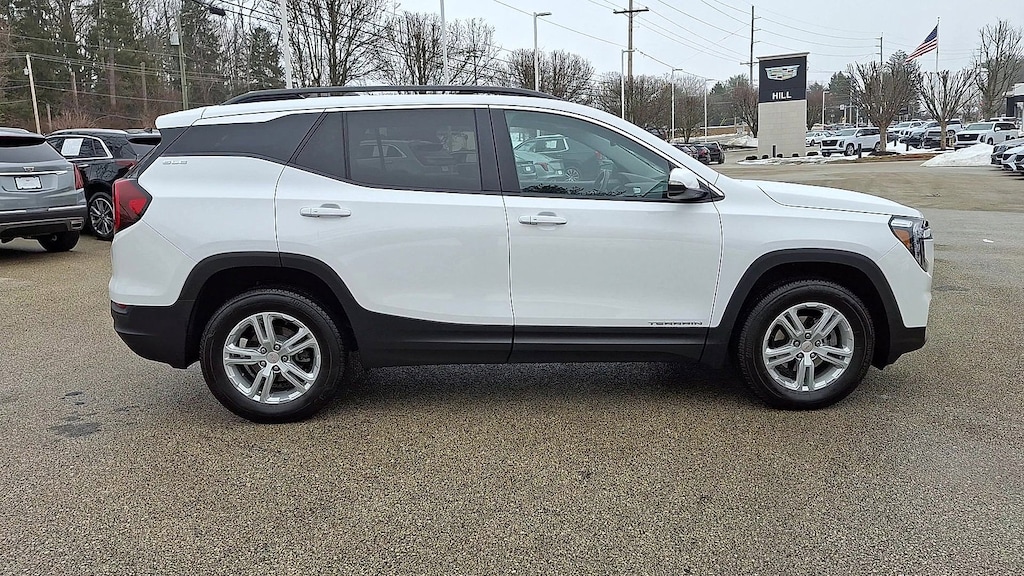 Used 2023 GMC Terrain SLE SUV